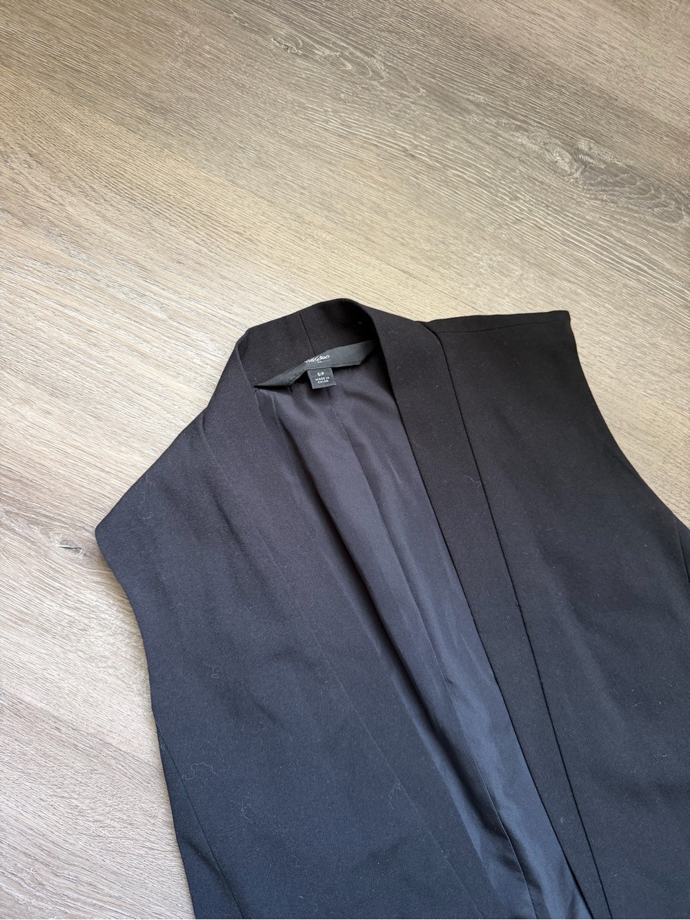 Sleeveless Lapel Vest - Picture 2 of 6